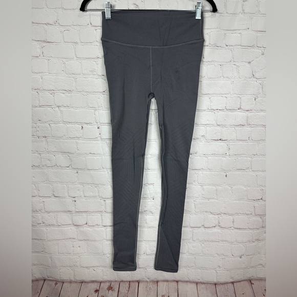 Lululemon Reveal Tight Mesh Stripe gray Leggings Seamless W5BU7S Size 6 - Picture 1 of 4